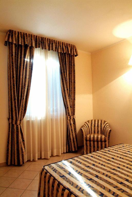 Hotel La Maddalena Quattro Castella Habitación foto